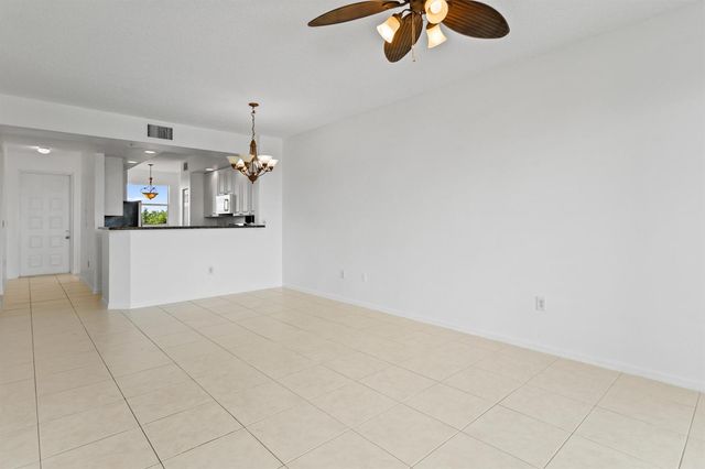27 Royal Palm Way 503, Boca Raton, FL 33432