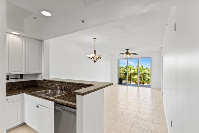 27 Royal Palm Way 503, Boca Raton, FL 33432
