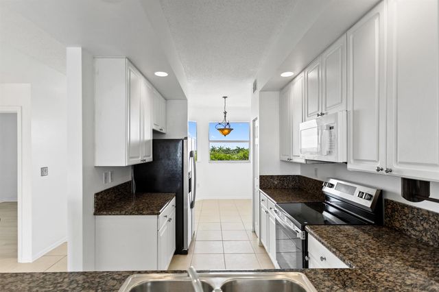 27 Royal Palm Way 503, Boca Raton, FL 33432
