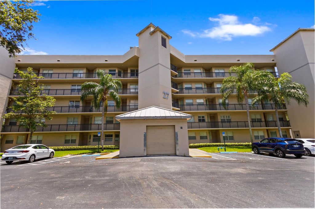 27 Royal Palm Way 503, Boca Raton, FL 33432