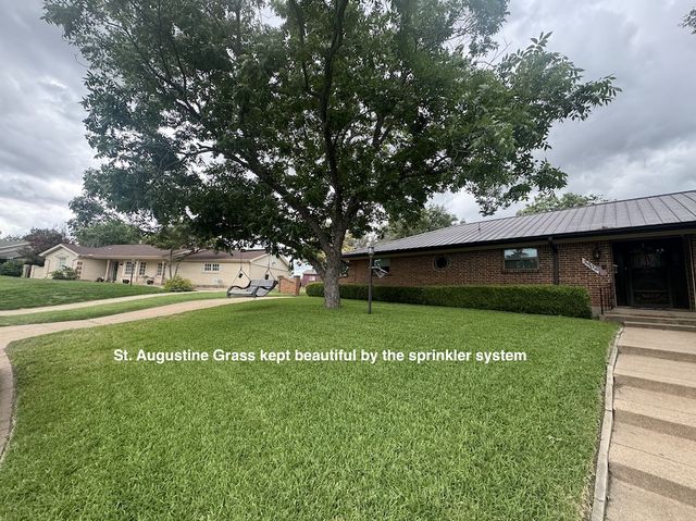 3908 Dawn Drive, Benbrook, TX 76116