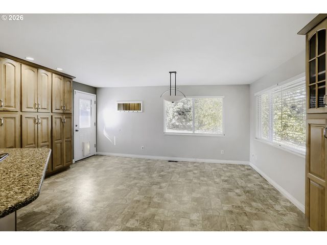 20460 Nw ROCK CREEK Blvd, Portland, OR 97229