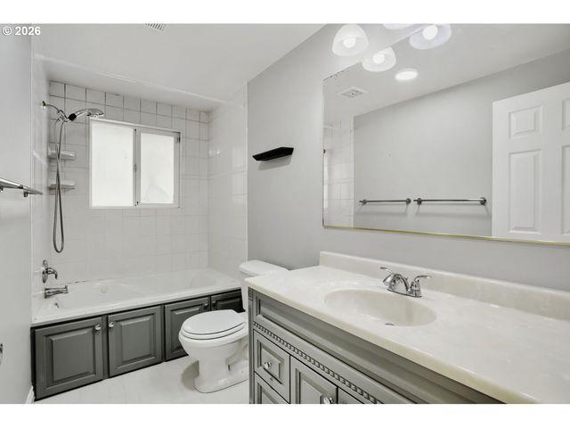 20460 Nw ROCK CREEK Blvd, Portland, OR 97229