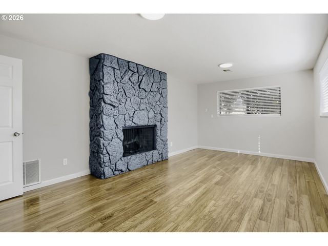 20460 Nw ROCK CREEK Blvd, Portland, OR 97229