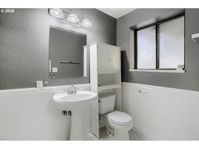 20460 Nw ROCK CREEK Blvd, Portland, OR 97229