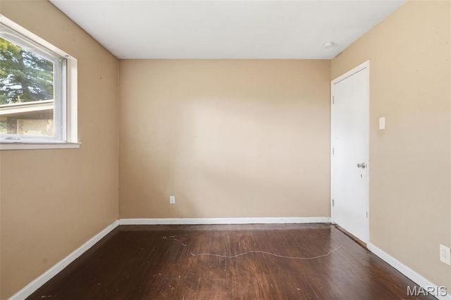 1506 Varnum Drive, St Louis, MO 63136
