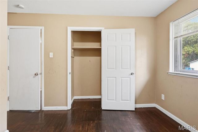1506 Varnum Drive, St Louis, MO 63136