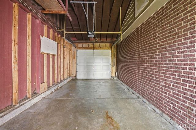 1506 Varnum Drive, St Louis, MO 63136
