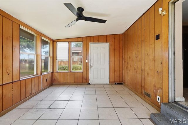 1506 Varnum Drive, St Louis, MO 63136