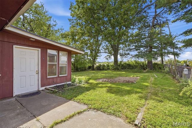 1506 Varnum Drive, St Louis, MO 63136