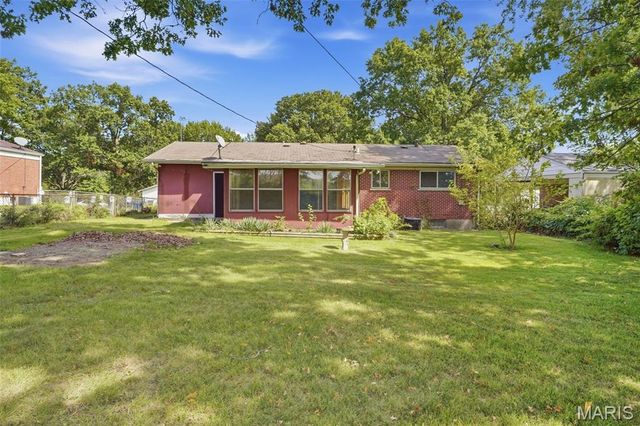1506 Varnum Drive, St Louis, MO 63136