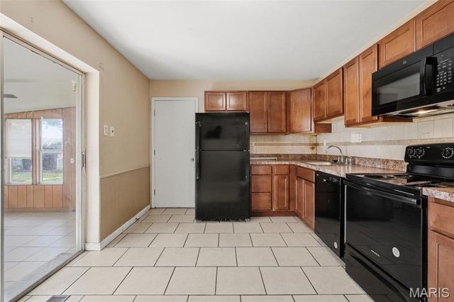 1506 Varnum Drive, St Louis, MO 63136