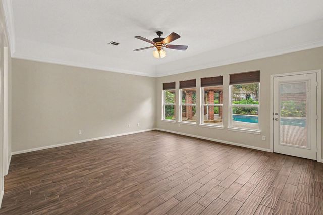 52 La Jolla Circle, Montgomery, TX 77356