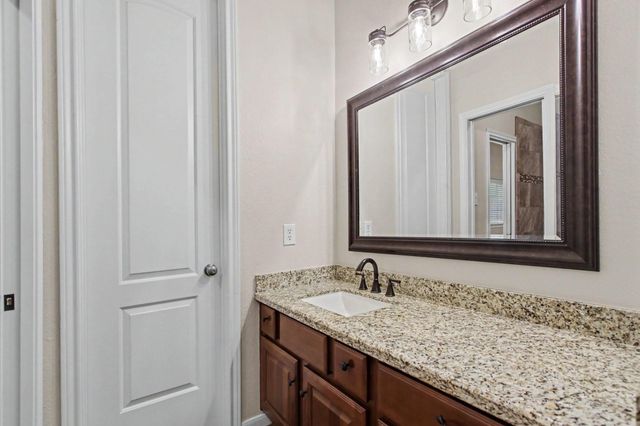 52 La Jolla Circle, Montgomery, TX 77356
