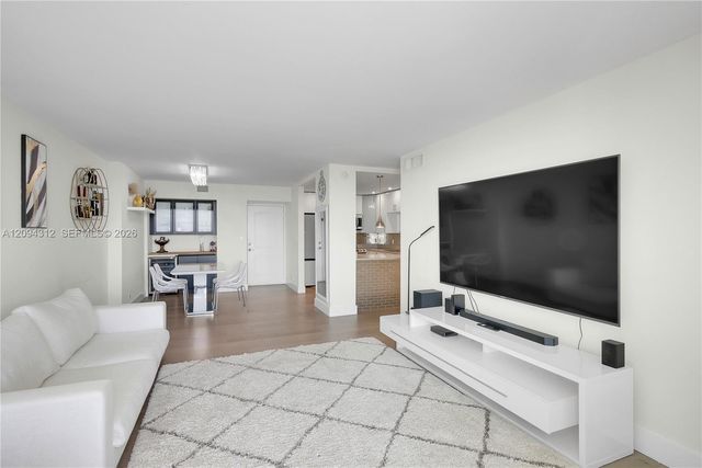 100 Bayview Drive 1008, Sunny Isles Beach, FL 33160