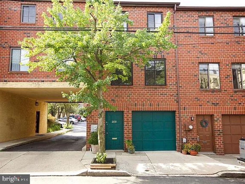 2610 PARRISH ST, Philadelphia, PA 19130