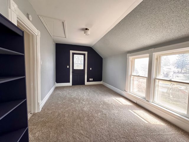 706 S Hennepin Avenue, Dixon, IL 61021