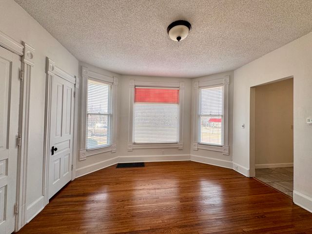 706 S Hennepin Avenue, Dixon, IL 61021