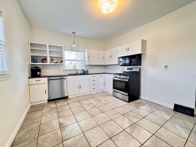 706 S Hennepin Avenue, Dixon, IL 61021