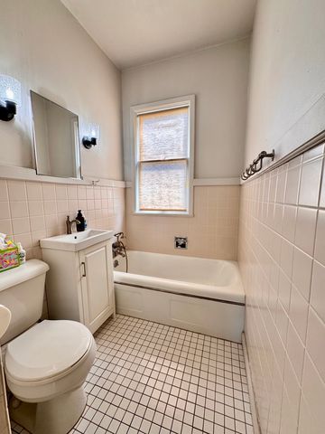 706 S Hennepin Avenue, Dixon, IL 61021