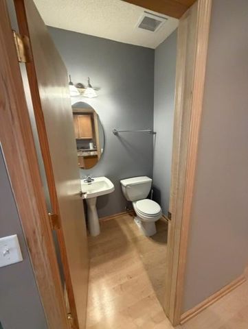4820 Underwood Lane N E, Plymouth, MN 55442