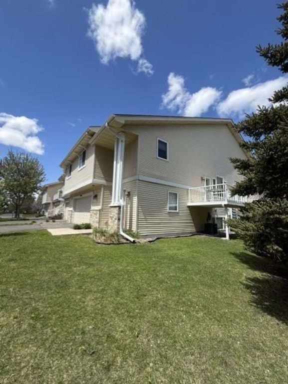 4820 Underwood Lane N E, Plymouth, MN 55442