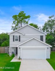 2409 Esplanade Street, Ocean Springs, MS 39564
