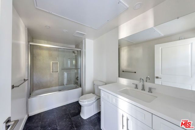5506 Thornburn Street 401, Los Angeles, CA 90045