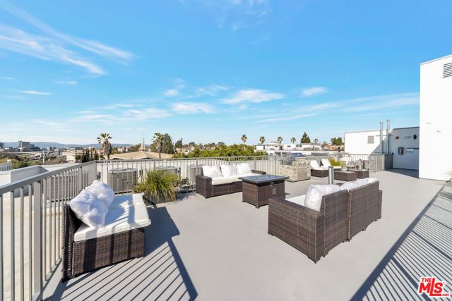 5506 Thornburn Street 401, Los Angeles, CA 90045