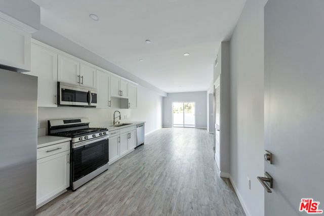 5506 Thornburn Street 401, Los Angeles, CA 90045
