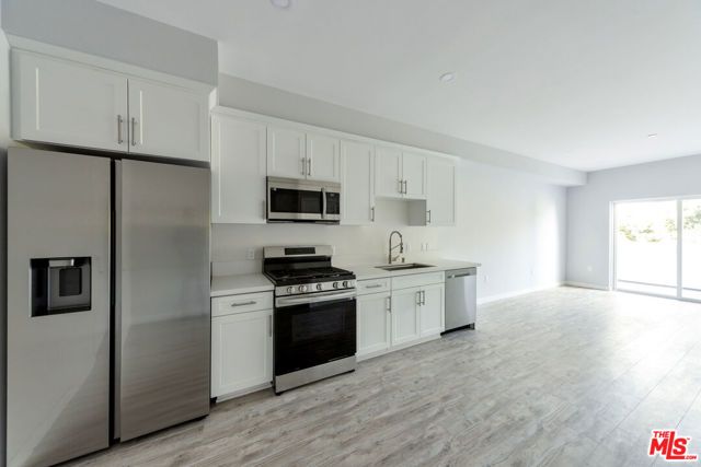 5506 Thornburn Street 401, Los Angeles, CA 90045