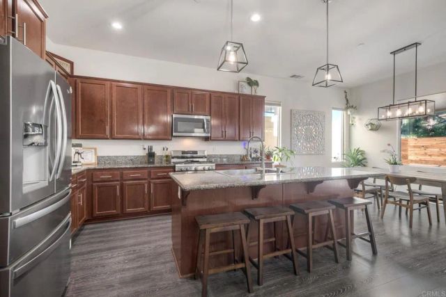 628 Topaz Court, Vista, CA 92083