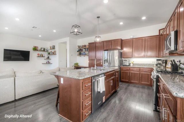 628 Topaz Court, Vista, CA 92083