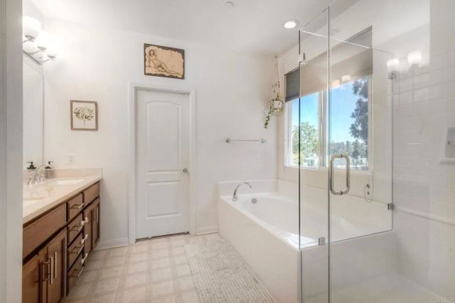 628 Topaz Court, Vista, CA 92083