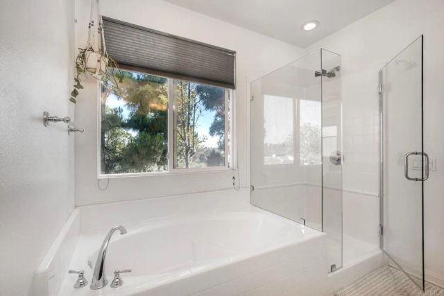 628 Topaz Court, Vista, CA 92083
