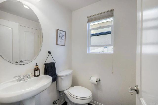 628 Topaz Court, Vista, CA 92083