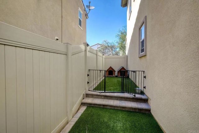 628 Topaz Court, Vista, CA 92083