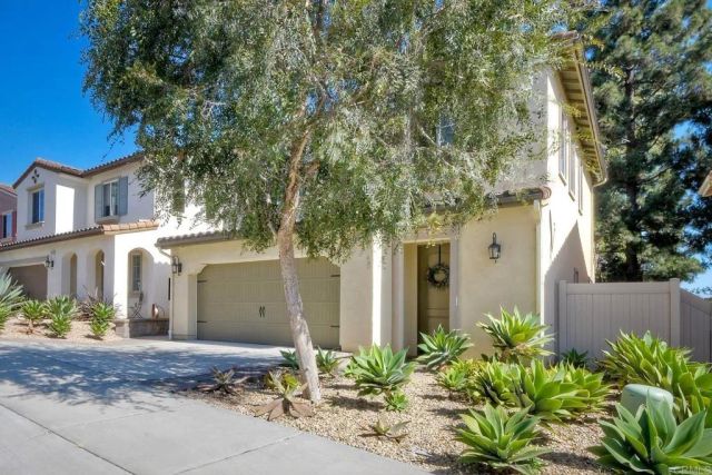 628 Topaz Court, Vista, CA 92083