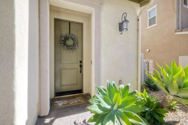 628 Topaz Court, Vista, CA 92083