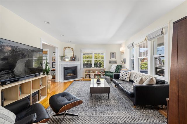 23 Lawn Avenue, Warwick, RI 02888