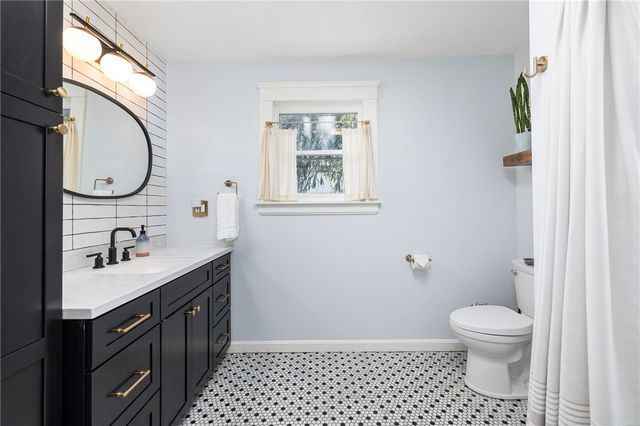 23 Lawn Avenue, Warwick, RI 02888