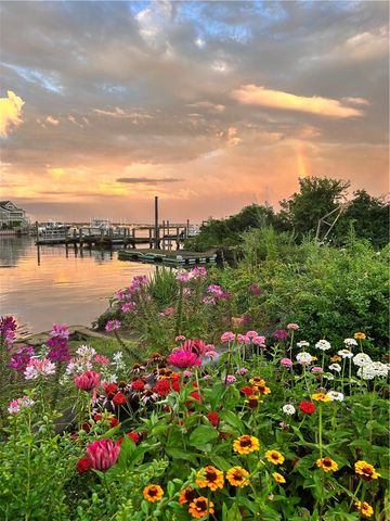 23 Lawn Avenue, Warwick, RI 02888