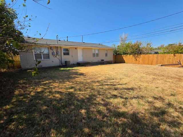 3803 NW Lake Ave, Lawton, OK 73505