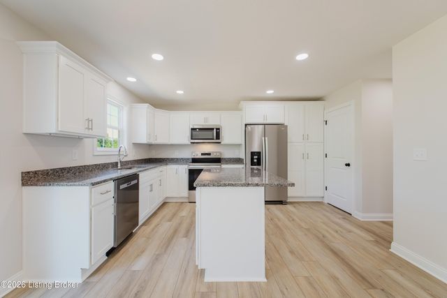 80 Valerie Ct, Brandenburg, KY 40108