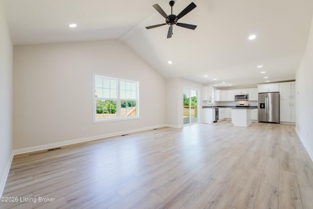 80 Valerie Ct, Brandenburg, KY 40108