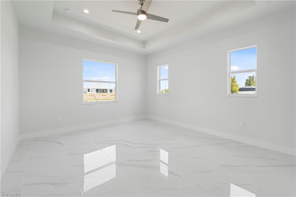 Image 14 of property listing at 121 8th TER, Cape Coral, FL 33909
