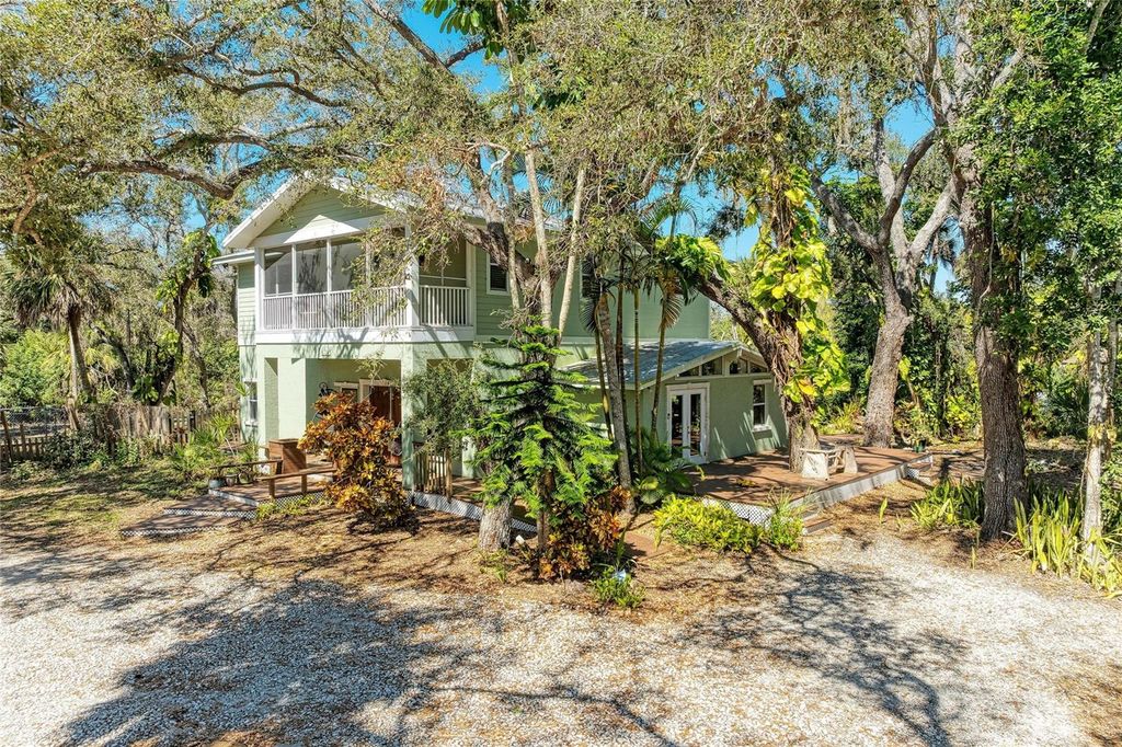 Image 24 of property listing at 820 N ELM STREET, Englewood, FL 34223