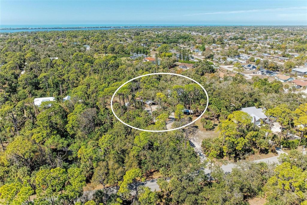 Image 4 of property listing at 820 N ELM STREET, Englewood, FL 34223