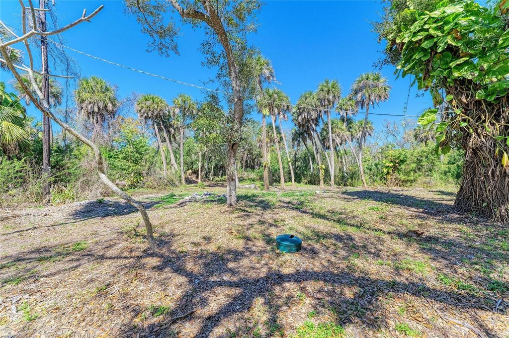 Image 97 of property listing at 820 N ELM STREET, Englewood, FL 34223