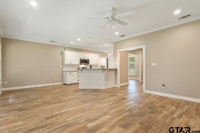207 Senter Ave, Whitehouse, TX 75791